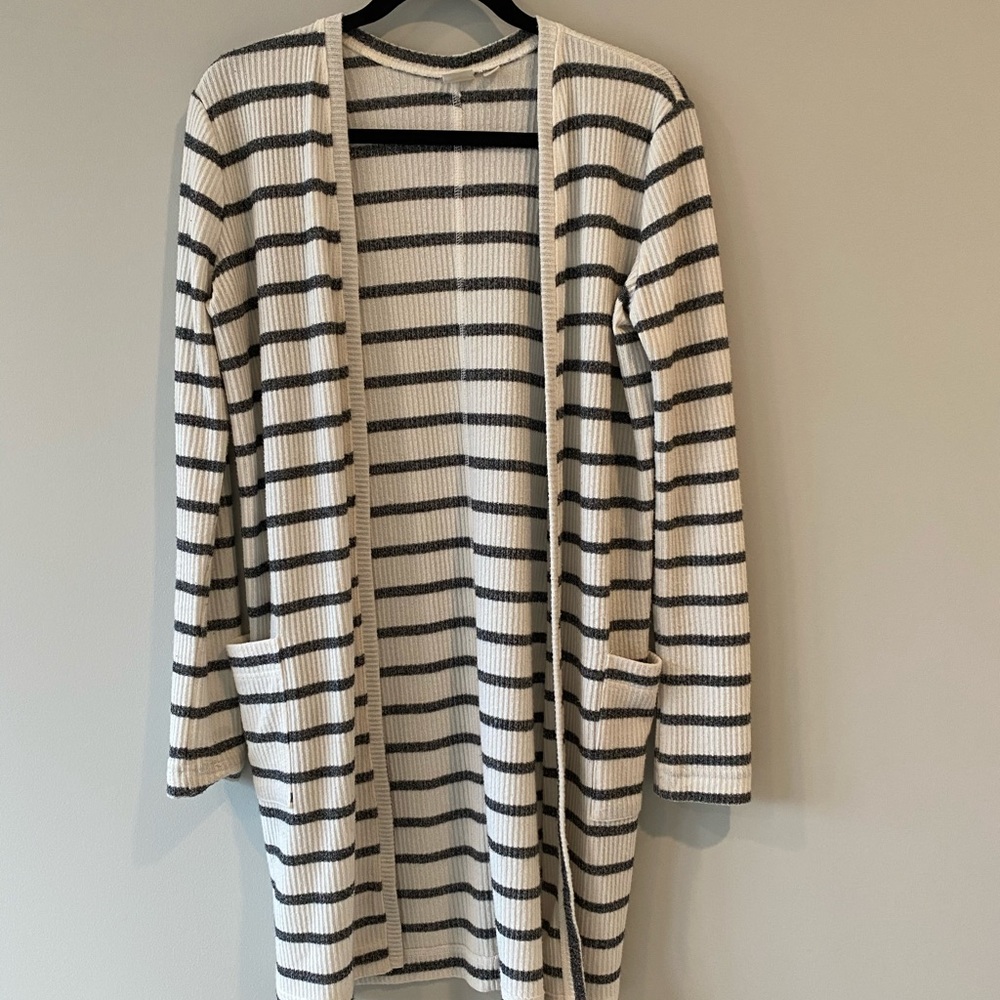 🤍Gap Gray&White Striped Cardigan🤍